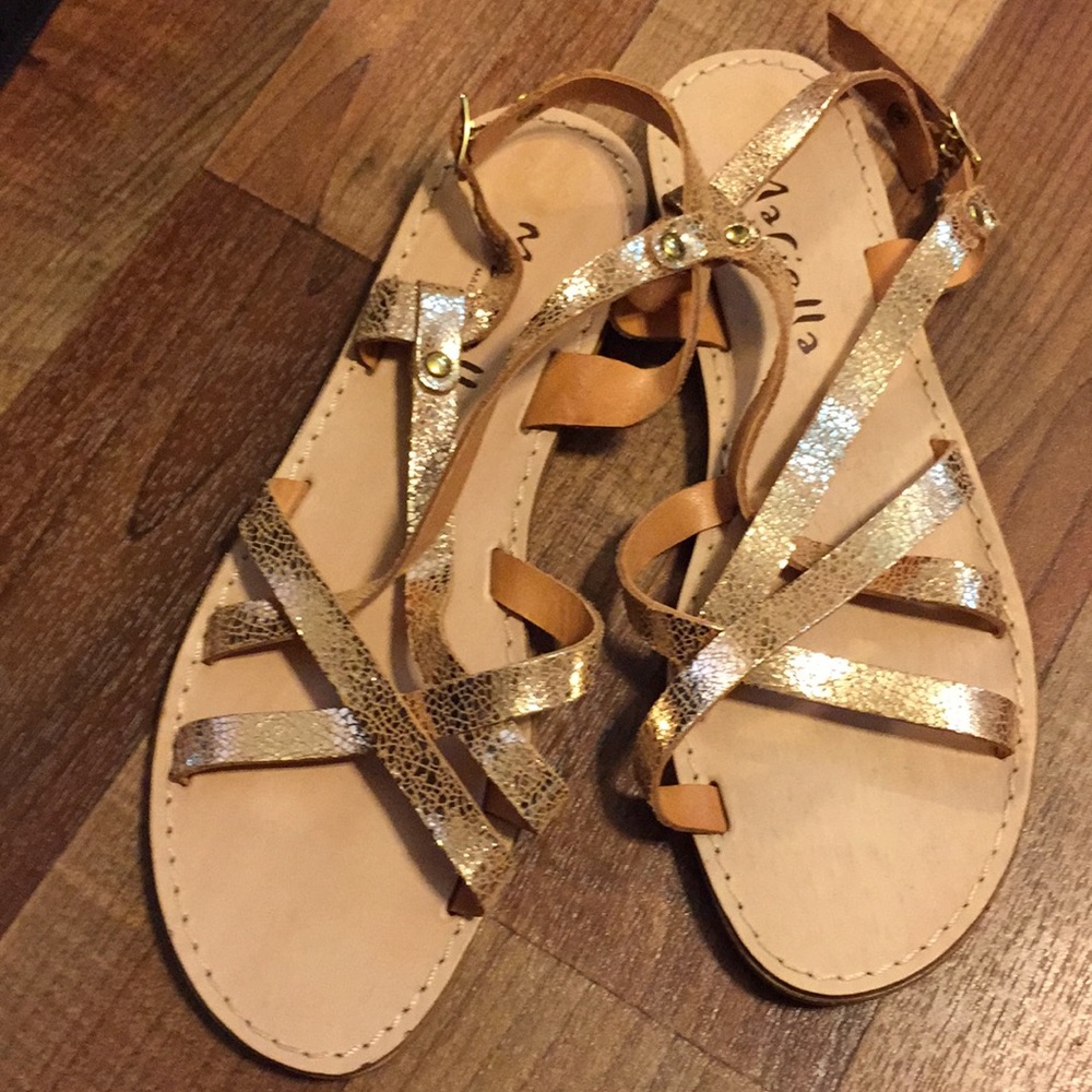 Mariella Strappy gold snakeskin sandals size 9M